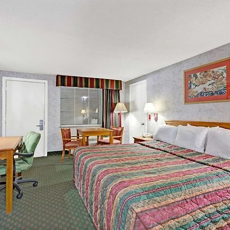 Days Inn Williamsburg Colonial Area Exterior photo