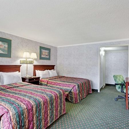 Days Inn Williamsburg Colonial Area Exterior photo