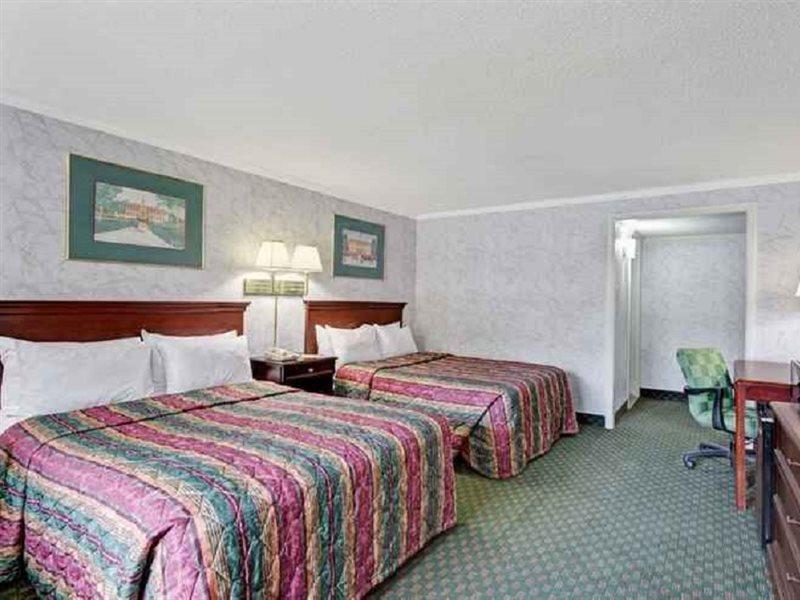 Days Inn Williamsburg Colonial Area Exterior photo