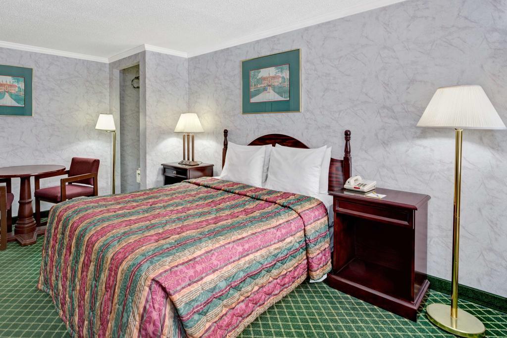 Days Inn Williamsburg Colonial Area Exterior photo